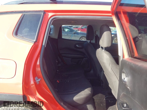 2018 Jeep Compass Sport with VIN 3C4NJCAB8JT124347, listed as a IAAI auction lot 41349666 with 122,058 mi miles. Bid and sale history available at carsss.com. Image 8.
