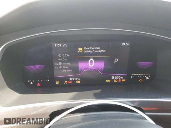 2022 Volkswagen Tiguan SE R-Line Black with VIN 3VV8B7AX8NM086889, listed as a Copart auction lot 63555865 with 32,919 mi miles and Salvage title. Bid and sale history available at DreamBid. Image 9.