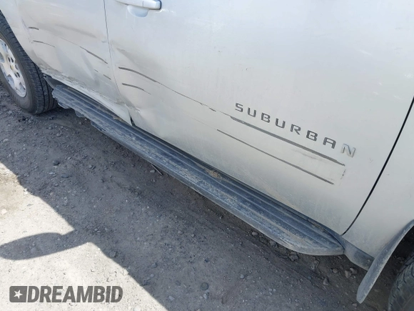 2013 Chevrolet Suburban LT with VIN 1GNSKJE78DR108955, listed as a IAAI auction lot 42004032 with 114,729 mi miles and . Bid and sale history available at DreamBid. Image 18.