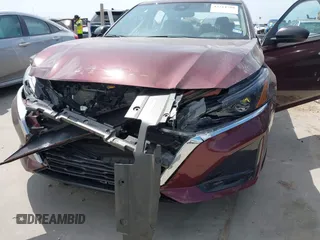 2025 Nissan Altima SV z VIN 1N4BL4DV6SN364710, wystawiony jako IAAI lot #42314788 z przebiegiem 6 901 mil mil oraz . Historia ofert i sprzedaży dostępna na DreamBid. Obrazek 6.