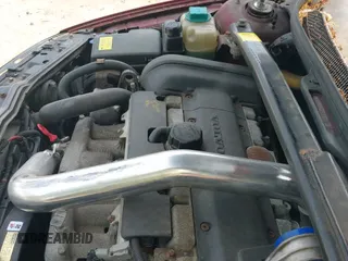 2005 Volvo S60 с VIN YV1RH592652455412, выставлен на аукционе IAAI как лот 42460357 с пробегом 260 051 миль миль и . История ставок и продаж доступна на DreamBid. Изображение 13.