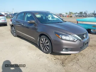2016 Nissan Altima SR with VIN 1N4AL3AP8GC210448, listed as a IAAI auction lot 42152335 with 158,351 mi miles and . Bid and sale history available at carsss.com. Image 1.