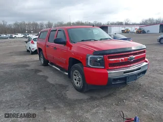 2011 Chevrolet Silverado 1500 LS with VIN 3GCPKREA0BG182991, listed as a IAAI auction lot 41925926 with 180,670 mi miles. Bid and sale history available at carsss.com. Image 1.