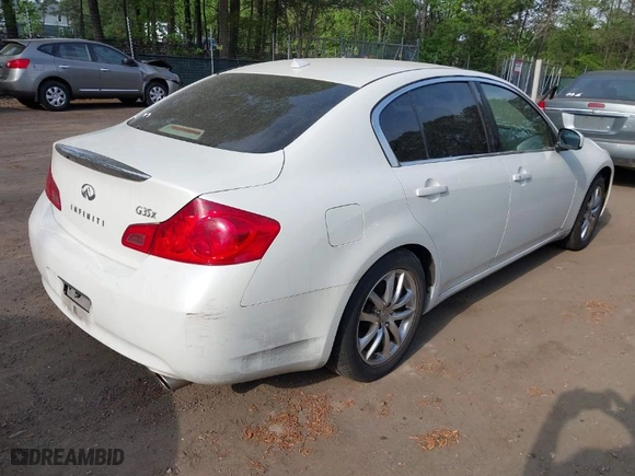 2007 Infiniti G35 Sedan G35x with VIN JNKBV61F97M813581, listed as a IAAI auction lot 42072930 with 192,258 mi miles. Bid and sale history available at carsss.com. Image 4.