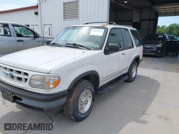 1996 Ford Explorer with VIN 1FMCU24X4TUC82009, listed as a IAAI auction lot 42829672 with 113,106 mi miles and . Bid and sale history available at DreamBid. Image 2.