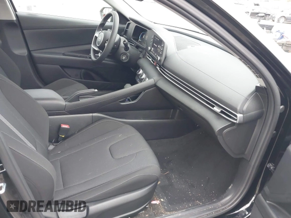 2024 Hyundai Elantra SE with VIN KMHLL4DG5RU799018, listed as a IAAI auction lot 41617298 with 6,557 mi miles and . Bid and sale history available at DreamBid. Image 5.