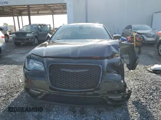 2022 Chrysler 300 Touring L with VIN 2C3CCADG9NH139553, listed as a Copart auction lot 50642475 with 55,895 mi miles and Salvage Title. Bid and sale history available at DreamBid. Image 5.