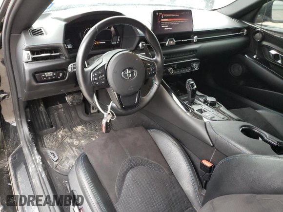 2021 Toyota Supra 3.0 z VIN WZ1DB0C05MW036486, wystawiony jako Copart lot #47673113 z przebiegiem 22 217 mil mil oraz . Historia ofert i sprzedaży dostępna na DreamBid. Obrazek 8.