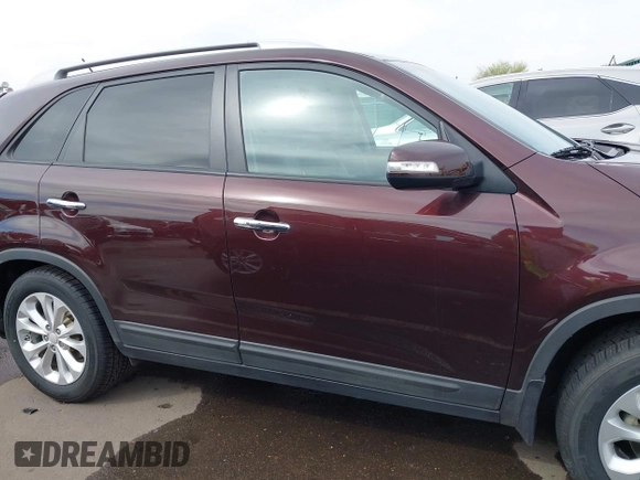 2015 Kia Sorento EX with VIN 5XYKU4A72FG628631, listed as a IAAI auction lot 41802719 with 69,888 mi miles. Bid and sale history available at carsss.com. Image 13.