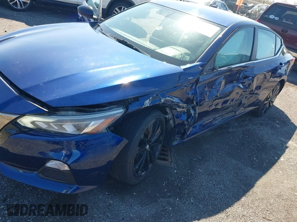 2019 Nissan Altima SR with VIN 1N4BL4CV4KC117733, listed as a IAAI auction lot 41977198 with 56,167 mi miles and . Bid and sale history available at carsss.com. Image 6.