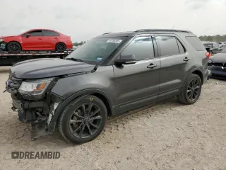 2019 Ford Explorer XLT z VIN 1FM5K7D83KGB38212, wystawiony jako Copart lot #49783585 z przebiegiem 76 167 mil mil oraz Szkoda całkowita • Salvage title. Historia ofert i sprzedaży dostępna na DreamBid. Obrazek 1.