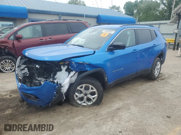 2025 Jeep Compass Latitude z VIN 3C4NJDBN2ST549479, wystawiony jako Copart lot #54985365 z przebiegiem 3 137 mil mil oraz Szkoda całkowita • Salvage title. Historia ofert i sprzedaży dostępna na DreamBid. Obrazek 1.