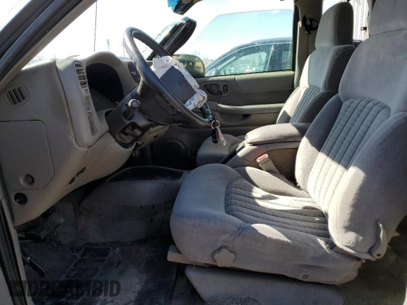 2002 Chevrolet S-10 LS with VIN 1GCCT19W428192836, listed as a Copart auction lot 52183955 with 119,300 mi miles and Salvage Title. Bid and sale history available at carsss.com. Image 7.
