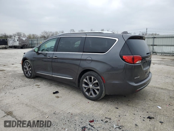 2018 Chrysler Pacifica Limited z VIN 2C4RC1GGXJR115221, wystawiony jako Copart lot #52903055 z przebiegiem 83 838 mil mil oraz Szkody całkowita. Historia ofert i sprzedaży dostępna na DreamBid. Obrazek 2.