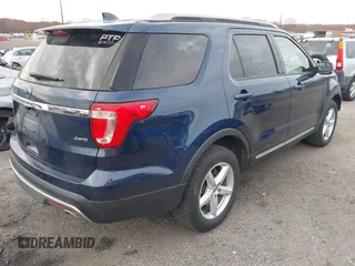 2017 Ford Explorer XLT with VIN 1FM5K8D86HGD80541, listed as a IAAI auction lot 40900499 with 128,179 mi miles and . Bid and sale history available at carsss.com. Image 4.