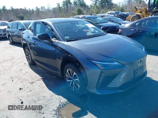 2024 Lexus RZ 300e Premium z VIN JTJABABB7RA002691, wystawiony jako IAAI lot #41999231 z przebiegiem 5515 mil mil oraz . Historia ofert i sprzedaży dostępna na DreamBid. Obrazek 1.