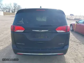 2017 Chrysler Pacifica Limited with VIN 2C4RC1GG7HR643163, listed as a IAAI auction lot 41877690 with 104,841 mi miles. Bid and sale history available at carsss.com. Image 16.