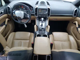 2014 Porsche Cayenne z VIN WP1AA2A26ELA97481, wystawiony jako Copart lot #53707755 z przebiegiem 185 787 mil mil oraz Szkody całkowita. Historia ofert i sprzedaży dostępna na DreamBid. Obrazek 8.
