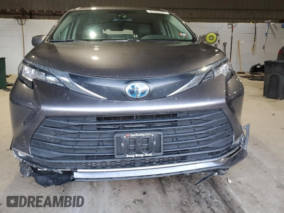 2023 Toyota Sienna XLE with VIN 5TDJSKFC8PS105498, listed as a Copart auction lot 85505984 with 57,823 mi miles and Salvage Title. Bid and sale history available at carsss.com. Image 5.