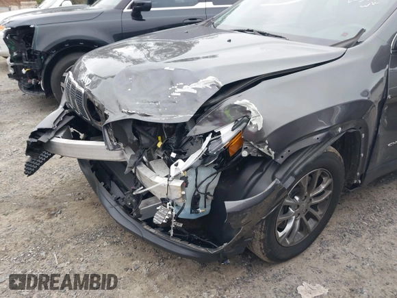 2019 Jeep Cherokee Latitude Plus with VIN 1C4PJMLB2KD113945, listed as a IAAI auction lot 41477510 with 38,143 mi miles and . Bid and sale history available at DreamBid. Image 6.