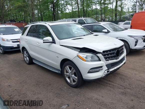 2012 Mercedes-Benz M ML 350 with VIN 4JGDA5HB1CA063846, listed as a IAAI auction lot 42032560 with 175,946 mi miles. Bid and sale history available at carsss.com. Image 1.