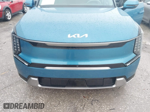 2024 Kia EV9 Land with VIN KNDADFS54R6034361, listed as a IAAI auction lot 41660450 with 2,358 mi miles. Bid and sale history available at carsss.com. Image 6.