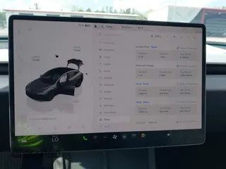 2025 Tesla Model 3 Long Range with VIN 5YJ3E1EA7SF940208, listed as a IAAI auction lot 42433793 with 1,983 mi miles and . Bid and sale history available at DreamBid. Image 7.