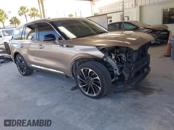 2020 Lincoln Aviator Reserve with VIN 5LM5J7XC0LGL10343, listed as a IAAI auction lot 42486201 with 62,418 mi miles and . Bid and sale history available at DreamBid. Image 1.
