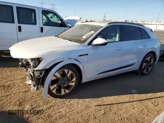 2022 Audi e-tron Premium with VIN WA1AABGE3NB007271, listed as a Copart auction lot 76786454 with 31,633 mi miles and Salvage Title. Bid and sale history available at DreamBid. Image 1.