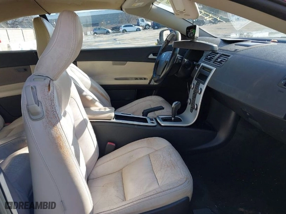 2011 Volvo C70 with VIN YV1672MC5BJ107798, listed as a IAAI auction lot 41830586 with NaN miles. Bid and sale history available at carsss.com. Image 5.