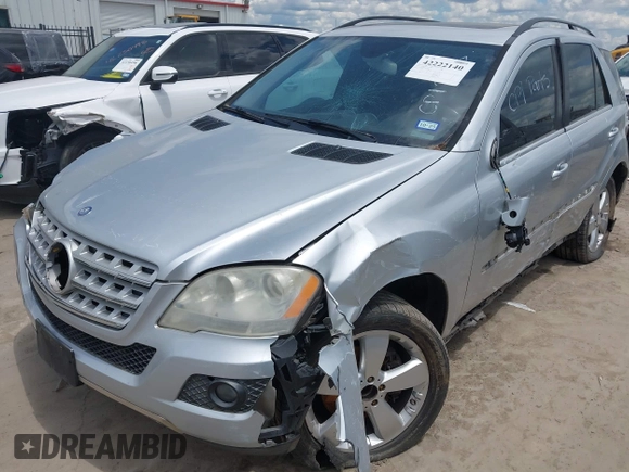 2011 Mercedes-Benz M 350 z VIN 4JGBB5GB8BA626072, wystawiony jako IAAI lot #42222140 z przebiegiem 167 851 mil mil oraz . Historia ofert i sprzedaży dostępna na DreamBid. Obrazek 12.