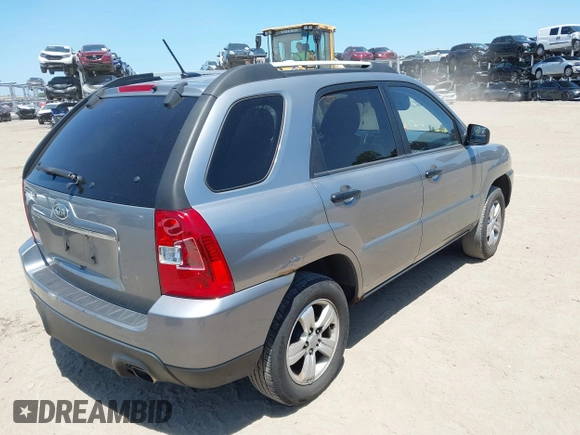 2010 Kia Sportage LX with VIN KNDKG3A47A7722839, listed as a IAAI auction lot 42017569 with 187,100 mi miles and . Bid and sale history available at carsss.com. Image 4.
