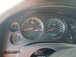 2009 Chevrolet Suburban LS z VIN 1GNFC16J99R225928, wystawiony jako Copart lot #54547305 z przebiegiem 203 556 mil mil oraz Szkoda całkowita • Salvage title. Historia ofert i sprzedaży dostępna na DreamBid. Obrazek 9.