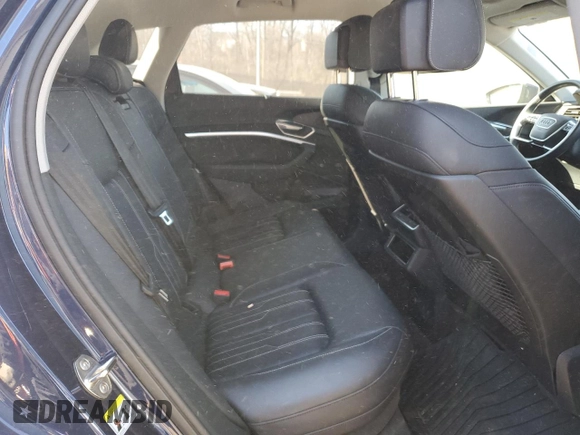 2021 Audi e-tron Prestige z VIN WA1VAAGEXMB028077, wystawiony jako Copart lot #51068735 z przebiegiem 36 998 mil mil oraz Szkody całkowita. Historia ofert i sprzedaży dostępna na DreamBid. Obrazek 11.