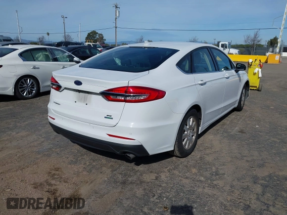 2019 Ford Fusion SE with VIN 3FA6P0HD6KR201777, listed as a IAAI auction lot 41615610 with 93,989 mi miles. Bid and sale history available at carsss.com. Image 4.