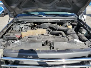 2004 Ford F-250 XL z VIN 1FTNF20L74EA08048, wystawiony jako Copart lot #49302705 z przebiegiem 232 336 mil mil oraz Szkoda całkowita • Salvage title. Historia ofert i sprzedaży dostępna na DreamBid. Obrazek 11.