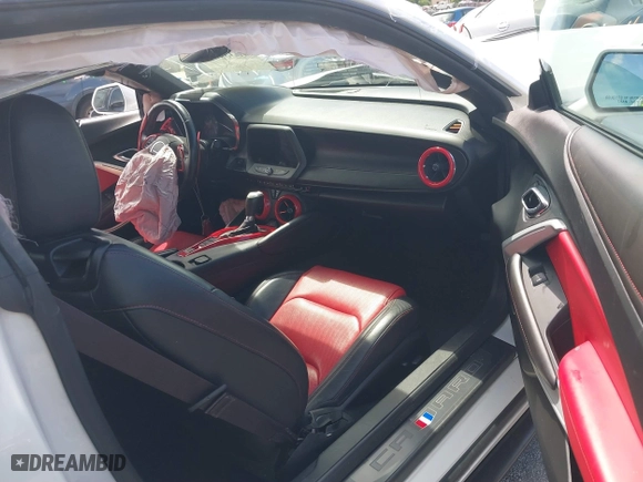 2017 Chevrolet Camaro 2LT with VIN 1G1FD1RS3H0215353, listed as a IAAI auction lot 40381335 with 86,274 mi miles. Bid and sale history available at carsss.com. Image 5.