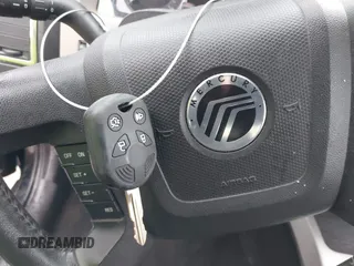 2011 Mercury Mariner Premier с VIN 4M2CN8HG9BKJ03188, выставлен на аукционе IAAI как лот 41008214 с пробегом 182 870 миль миль и . История ставок и продаж доступна на DreamBid. Изображение 11.