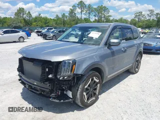 2024 Kia Telluride S z VIN 5XYP64GC4RG557618, wystawiony jako IAAI lot #42179390 z przebiegiem 11 347 mil mil oraz . Historia ofert i sprzedaży dostępna na DreamBid. Obrazek 18.