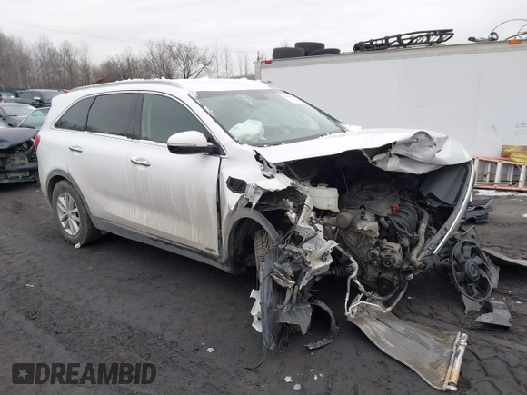 2018 Kia Sorento LX with VIN 5XYPGDA34JG423007, listed as a IAAI auction lot 41552932 with 106,027 mi miles. Bid and sale history available at carsss.com. Image 1.
