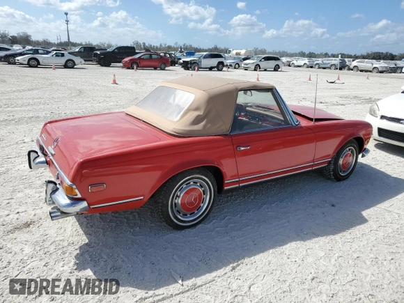 1971 Mercedes-Benz SL with VIN 11304412021905, listed as a Copart auction lot 76790644 with 39,936 mi miles and Salvage title. Bid and sale history available at DreamBid. Image 3.
