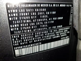 2019 Volkswagen Tiguan S z VIN 3VV0B7AX4KM026679, wystawiony jako Copart lot #49589295 z przebiegiem 80 971 mil mil oraz Szkoda całkowita • Salvage title. Historia ofert i sprzedaży dostępna na DreamBid. Obrazek 14.