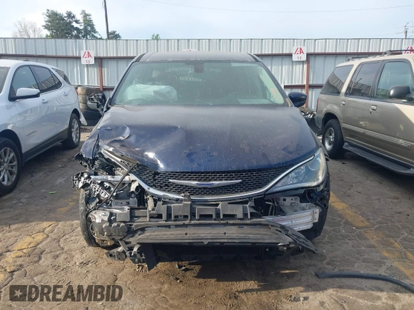 2019 Chrysler Pacifica Touring Plus z VIN 2C4RC1FG5KR550411, wystawiony jako IAAI lot #42066955 z przebiegiem 121 505 mil mil oraz . Historia ofert i sprzedaży dostępna na DreamBid. Obrazek 12.