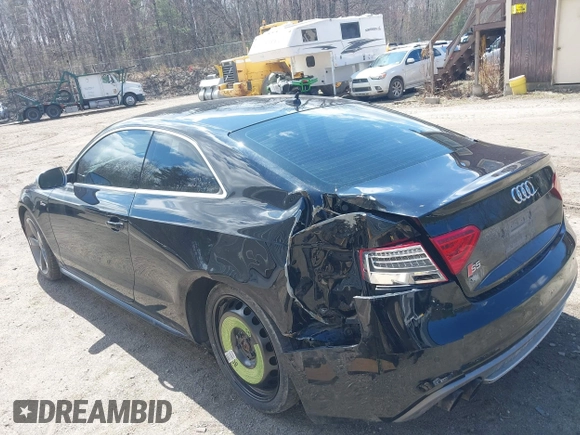 2015 Audi S5 Premium Plus z VIN WAUGGAFR1FA035653, wystawiony jako IAAI lot #42054212 z przebiegiem 133 572 mil mil oraz . Historia ofert i sprzedaży dostępna na DreamBid. Obrazek 3.