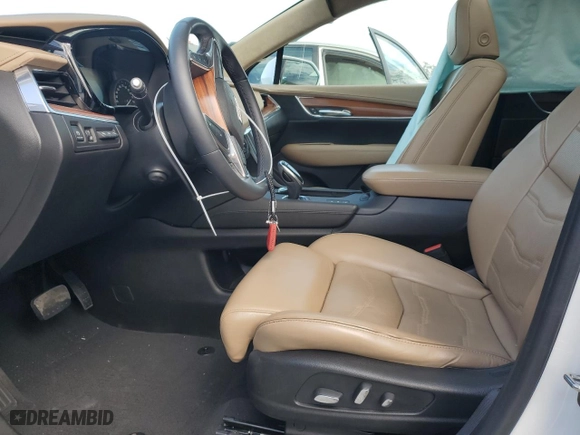 2017 Cadillac XT5 Platinum AWD with VIN 1GYKNFRS8HZ118378, listed as a Copart auction lot 89376565 with 33,792 mi miles and Salvage Title. Bid and sale history available at carsss.com. Image 7.
