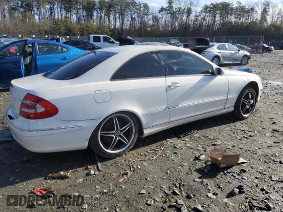 2005 Mercedes-Benz CLK 320 z VIN WDBTJ65J95F148455, wystawiony jako Copart lot #46661625 z przebiegiem 172 524 mil mil oraz Szkody całkowita. Historia ofert i sprzedaży dostępna na DreamBid. Obrazek 3.