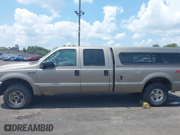 2003 Ford F-250 XL z VIN 1FTNW21LX3EC64584, wystawiony jako IAAI lot #42789502 z przebiegiem 251 574 mil mil oraz . Historia ofert i sprzedaży dostępna na DreamBid. Obrazek 6.