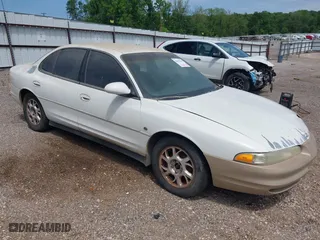 2001 Oldsmobile Intrigue GL with VIN 1G3WS52H41F194437, listed as a IAAI auction lot 42047399 with 175,859 mi miles. Bid and sale history available at carsss.com. Image 1.
