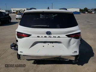 2024 Toyota Sienna LE with VIN 5TDCSKFC3RS120969, listed as a Copart auction lot 72953254 with 17,172 mi miles and Salvage Title. Bid and sale history available at carsss.com. Image 6.