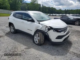 2022 Jeep Compass Latitude with VIN 3C4NJDBB3NT158254, listed as a Copart auction lot 57141855 with 50,675 mi miles and Salvage title. Bid and sale history available at DreamBid. Image 4.